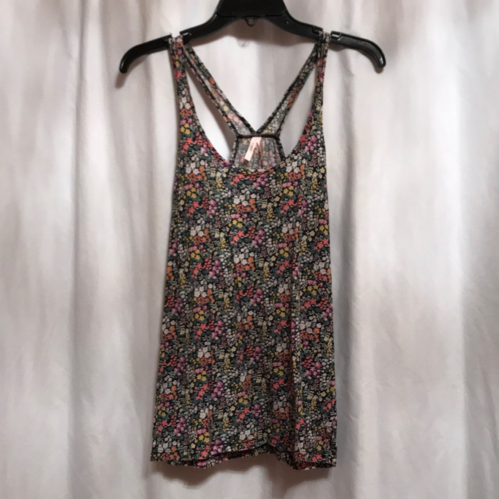 Adorable floral flowy tank top